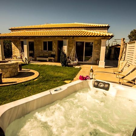 Villa Estia - Private Jacuzzi Next To The Beach Агиос Георгиос Екстериор снимка